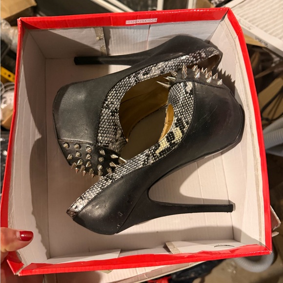 London Trash Black and Snake Print Spiked Heels - Picture 1 of 1